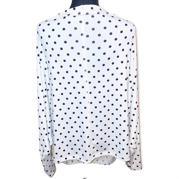 Fashionnova polka dot plunge blouse - Picture 3 of 7